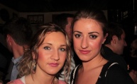 Apsolutno dobar party u Phanas pubu