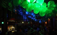 Zeleno obojeni Phanas pub