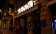 Zeleno obojeni Phanas pub