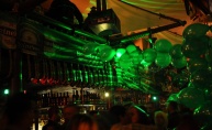 Zeleno obojeni Phanas pub