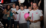 Axwell i prekrasne hostese Absolut greyhounda zapalili Umagination 