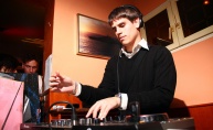 Riječki DJ-i na humanitarnom DJ maratonu skupili 5.000kn za pomoć malom Eriku!