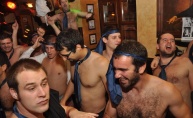 River pub u naletu golih ragbijaša - CURE UŽIVAJTE!
