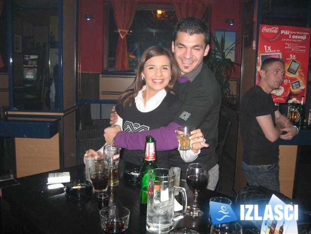 BRL (Badel rakije i likeri) party u caffe baru Azzuro, Sibinj