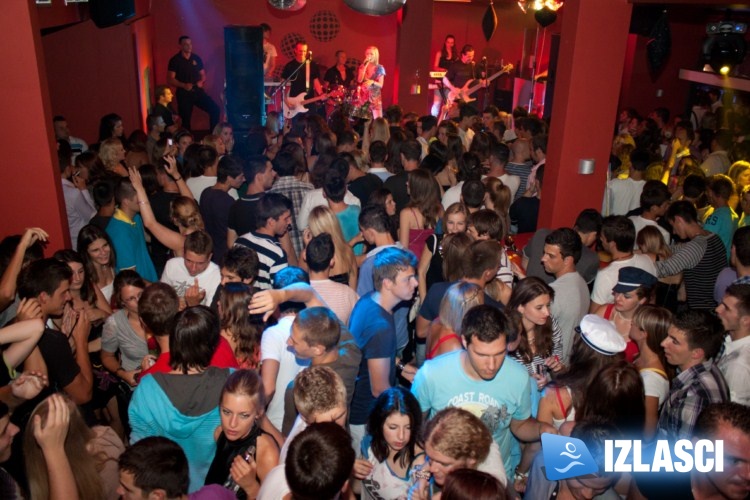 Magazin u Makina Exit Clubu