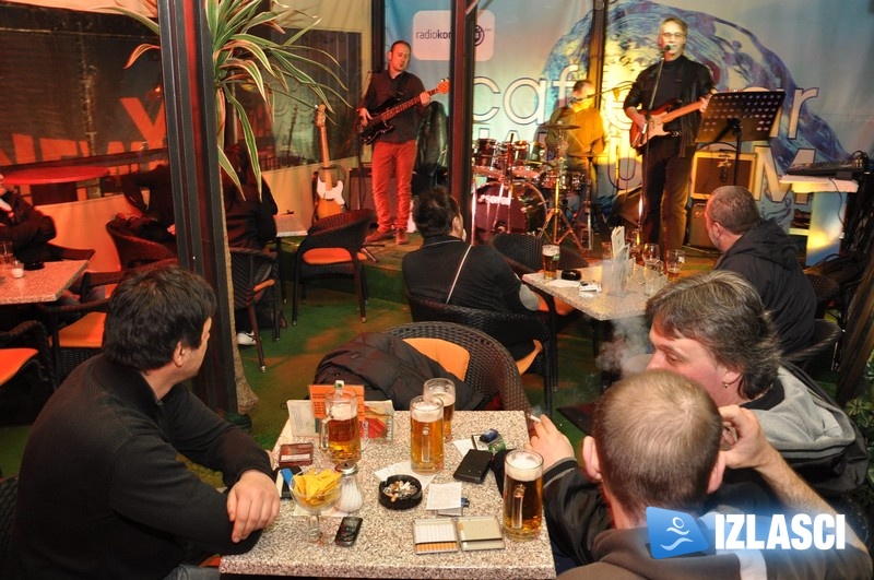 Jed Beckers group svirka u živo u Nad Urom