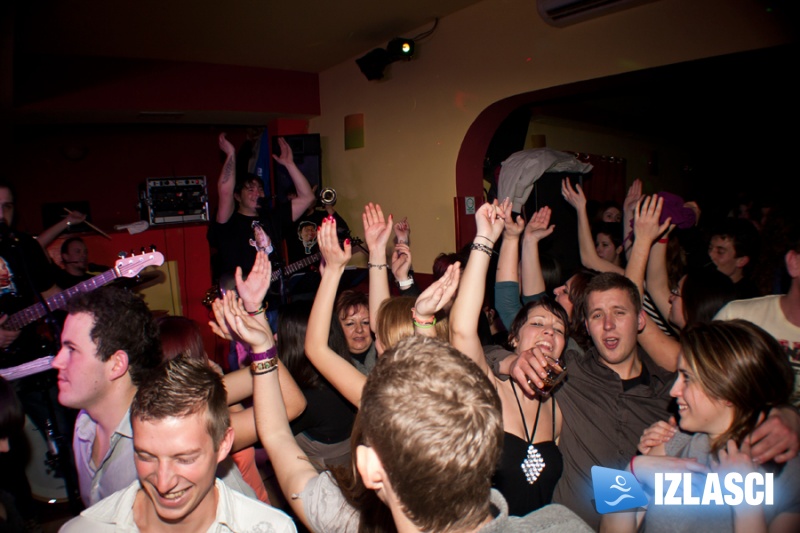 The Night Express band u La Kabani