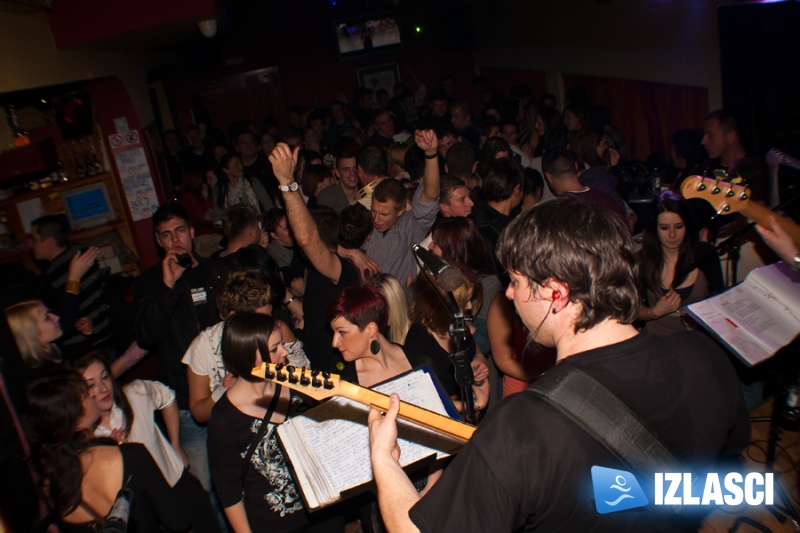 The Night Express band u La Kabani