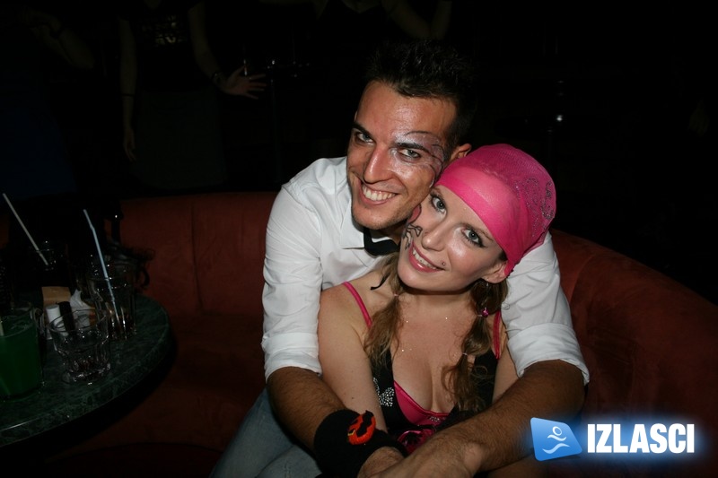 Zumba vještice i vukodlaci zaplesali na Halloween partyju u Loopu
