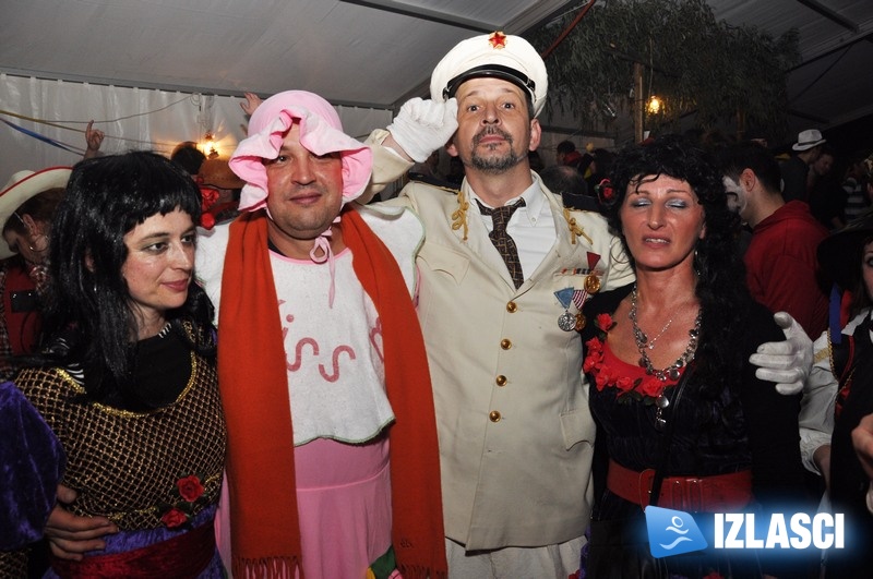 Maškarani kampus u Matuljima - Koktelsi & Lady Luna