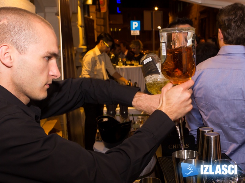 Otvorenje Bačva puba uz Chivas party i odlične Frajle