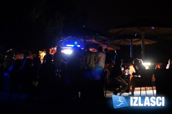 Otvorenje beach bara Baza u Puntiželi