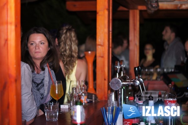 Otvorenje beach bara Baza u Puntiželi