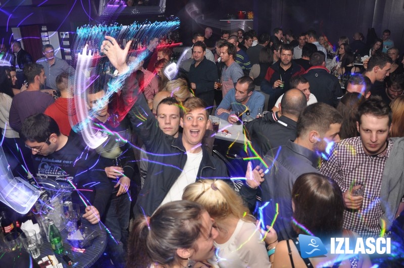 Rasplesana subota u Mystique clubu.