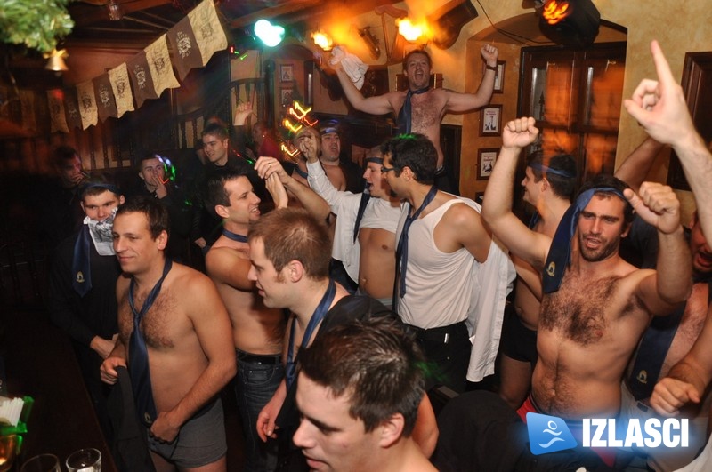 River pub u naletu golih ragbijaša - CURE UŽIVAJTE!