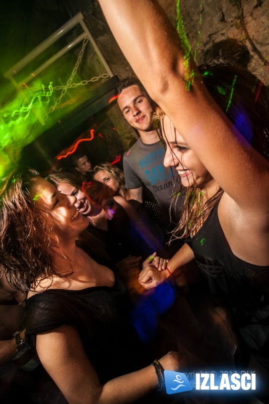 Sexy Foam Party in Jungle