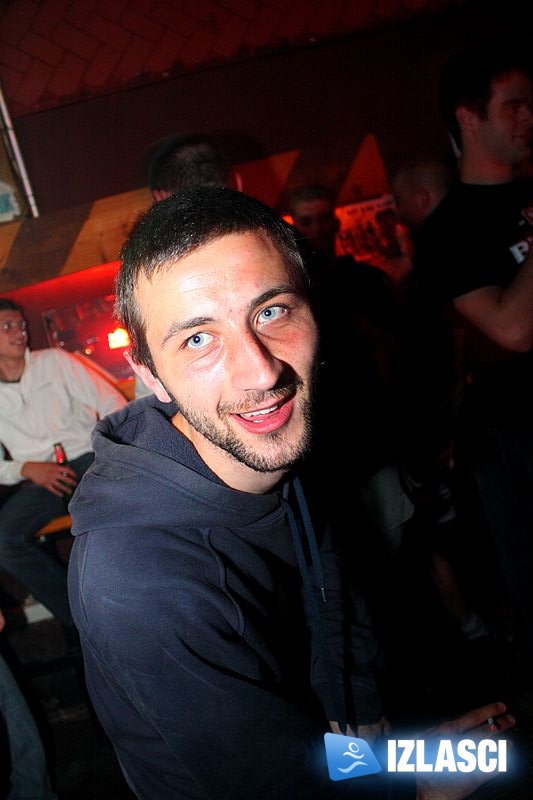Vruća i luda noć u Uljaniku