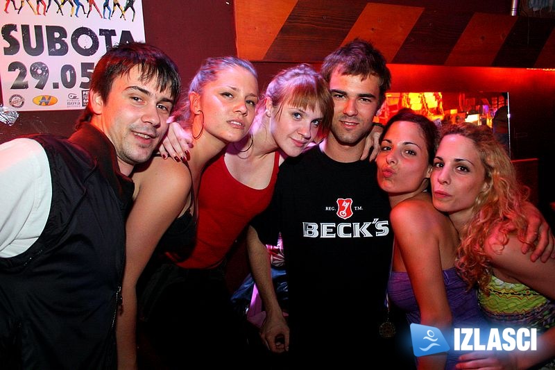 Vruća i luda noć u Uljaniku