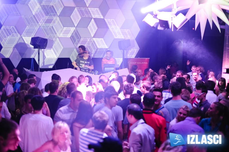 Za novu klupsku sezonu novi program u Aquariusu - funhouse